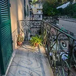Appartamento Genova,400M Dal San Martino